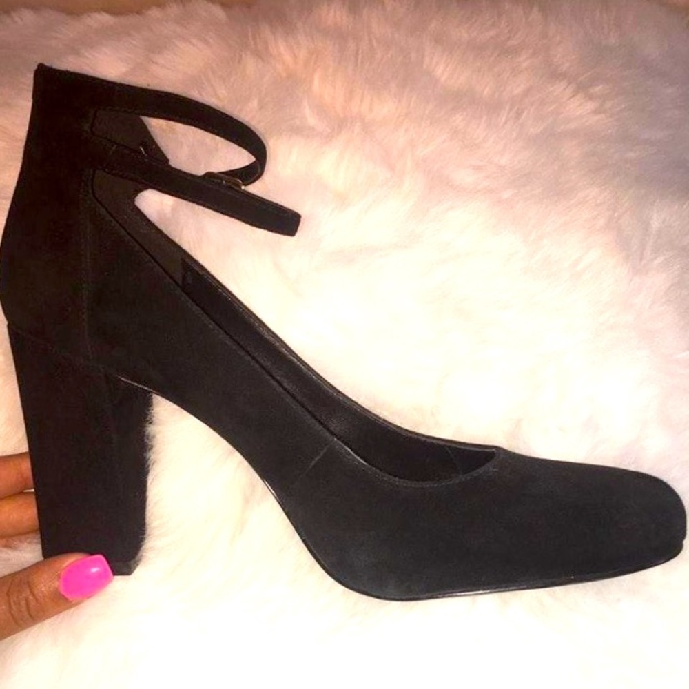 Nine West Closed Toe Strappy Black Heels Sz 10